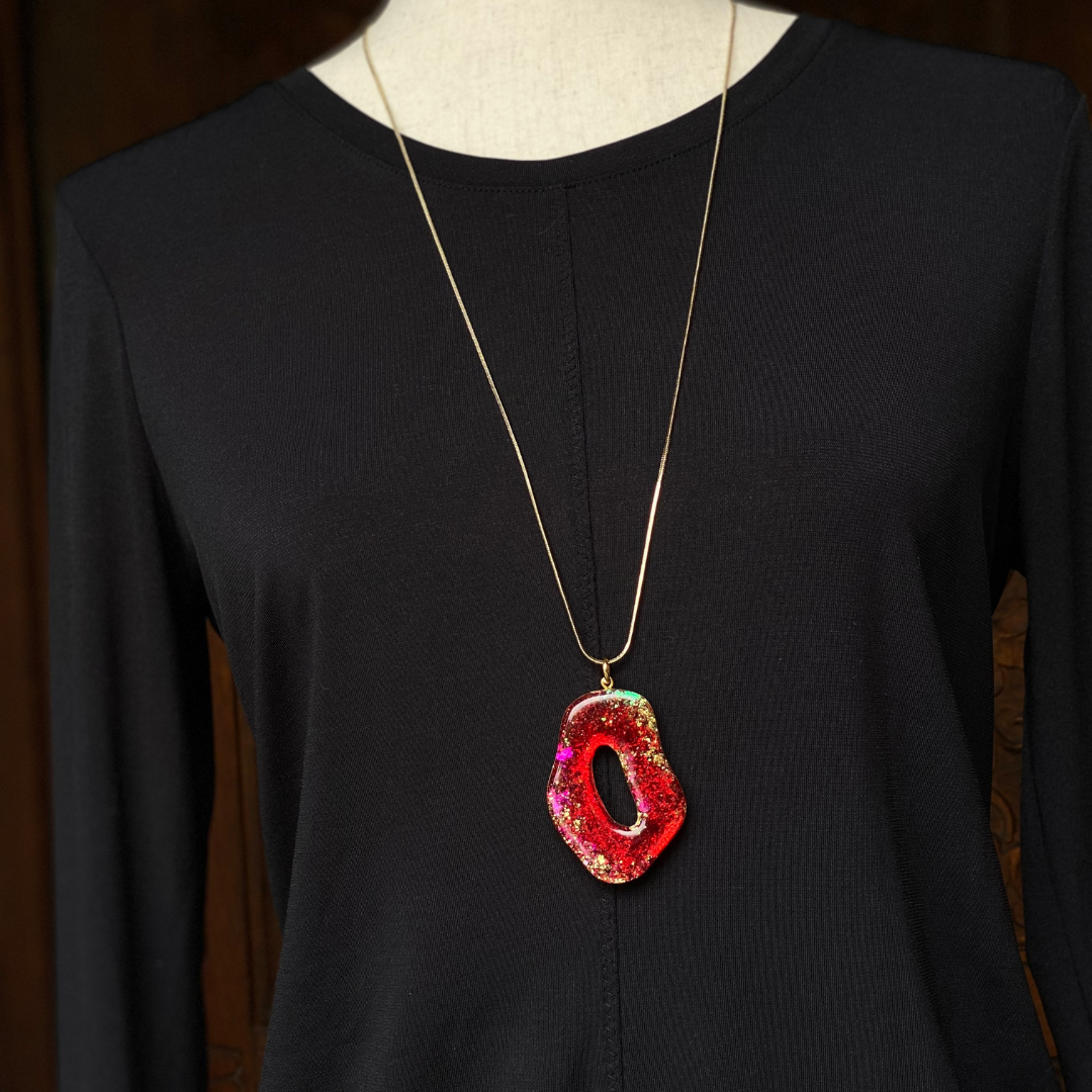 Red Dazzle Pendant Necklace